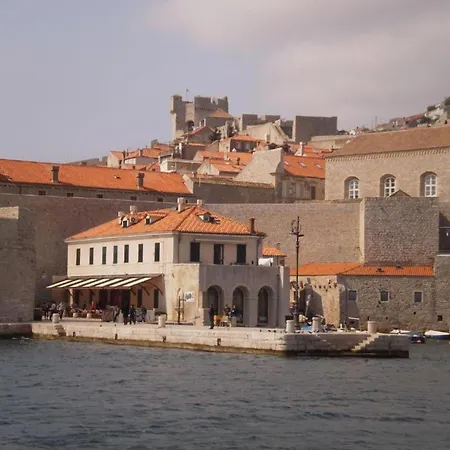 Old Port 3*