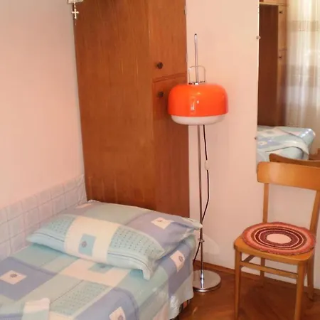 Old Port Gostinjska kuća 3*