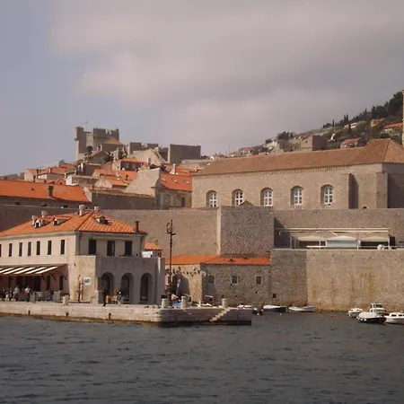 Vendégház Old Port 3*