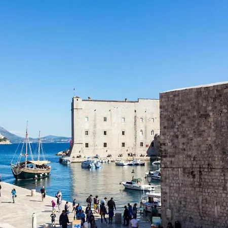 Old Port 3*